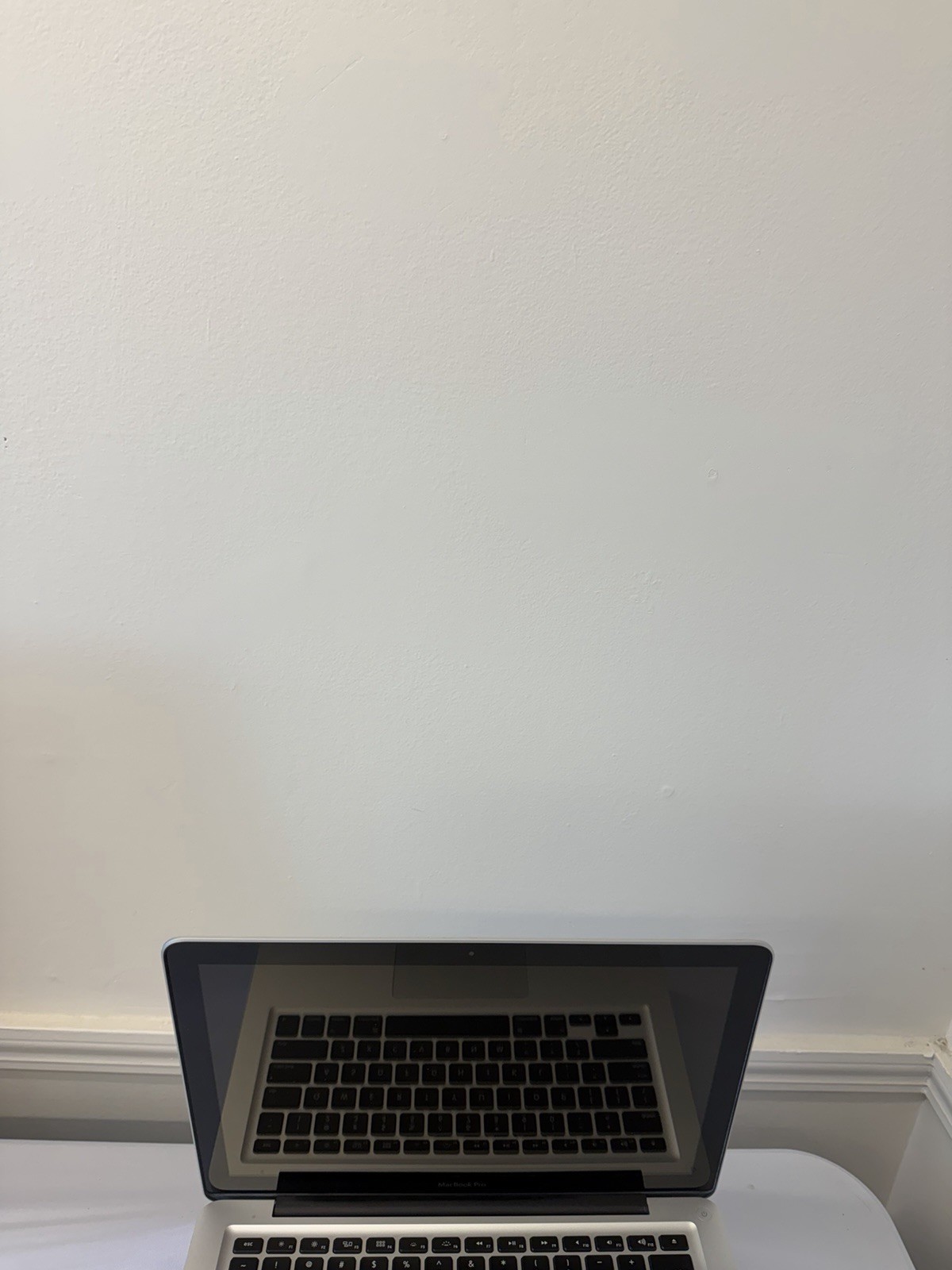 Apple Macbook Pro Laptop – Screen Dimming – Intel i5-3210M -RAM 8 GB – Read Des