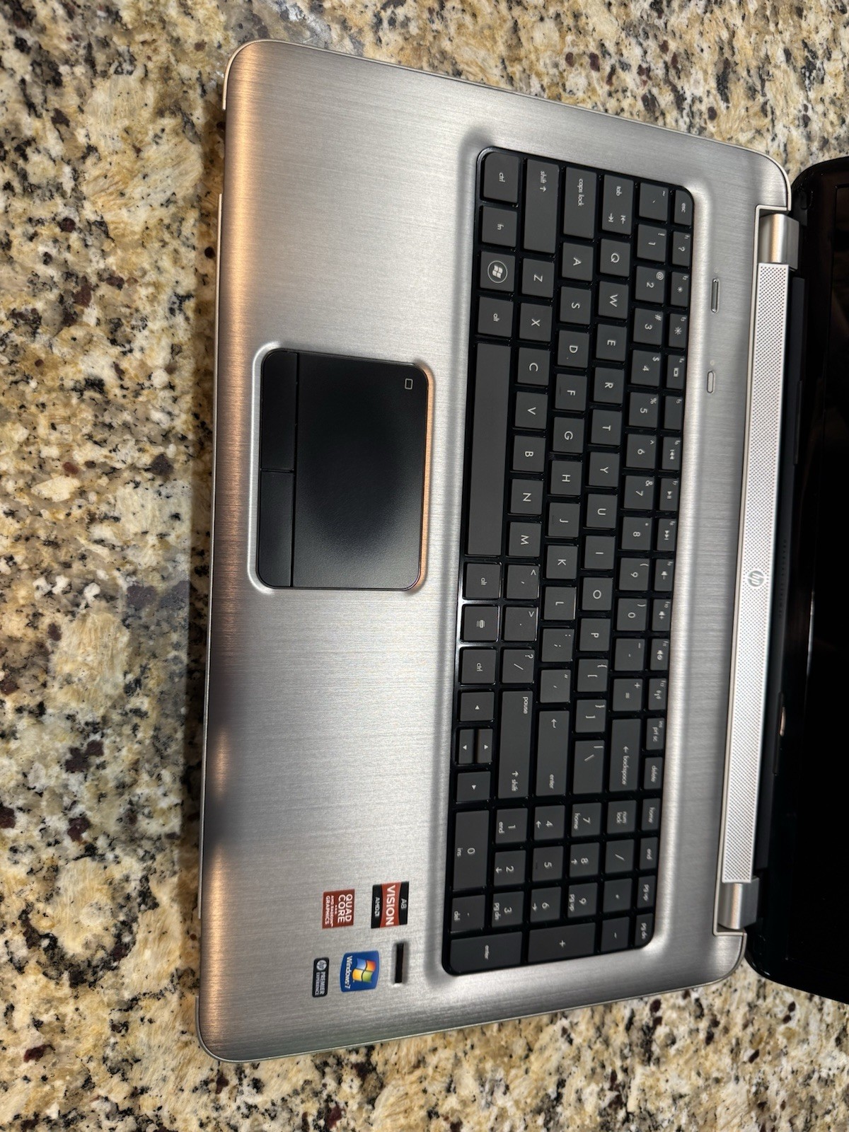 HP DV7- 6c23ci 17.3″ Notebook 6GB RAM AMD A8-3520M with Radeon HD 1.60GHz
