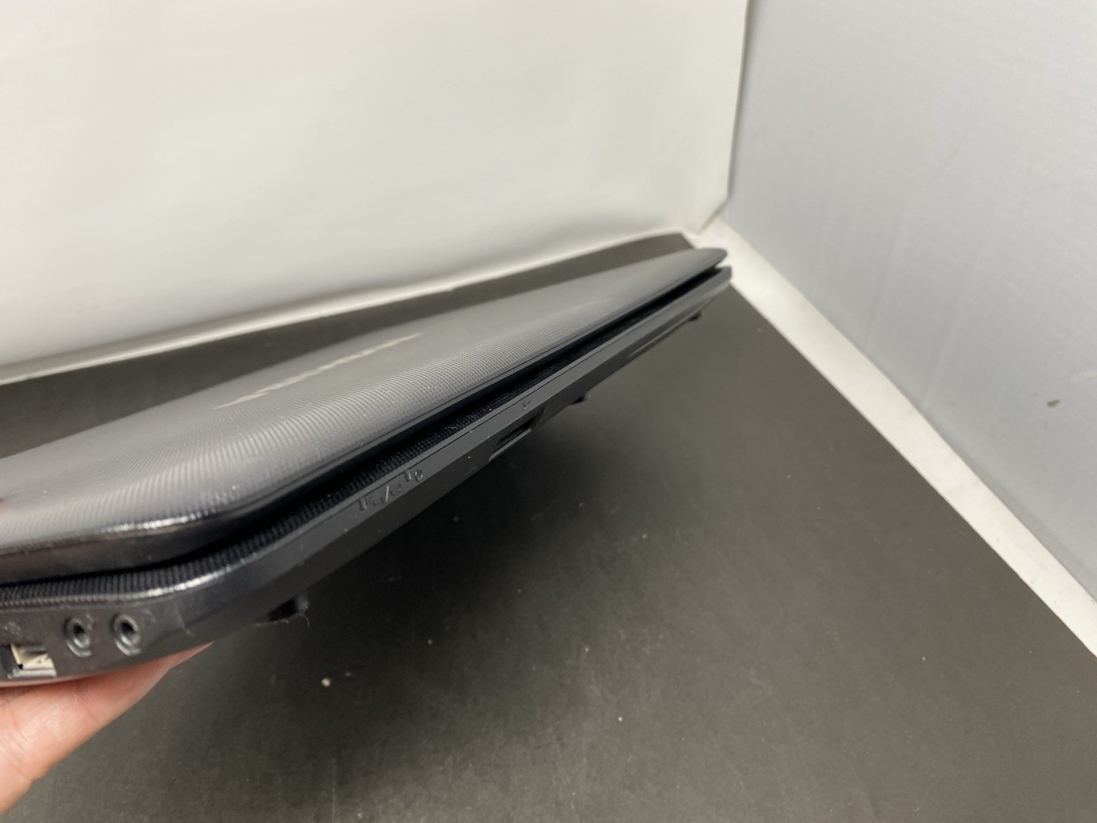 Toshiba Satellite C655 Laptop, Battery Needs Replacing