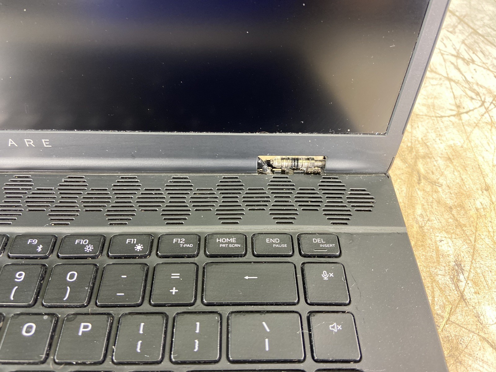 DELL ALIENWARE M16 R2 ULTRA 7 155H @ 1.4 GHz, NO RAM/HDD/OS – (FOR PARTS)