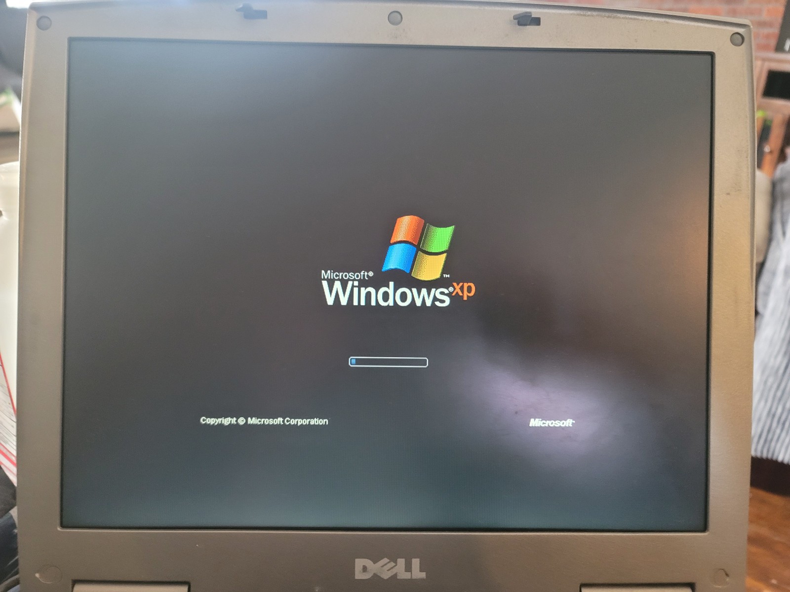 DELL INSPIRION 1100 INTEL CELERON CPU 2.30Ghz 128 MB RAM 32MB VIDEO WINXP