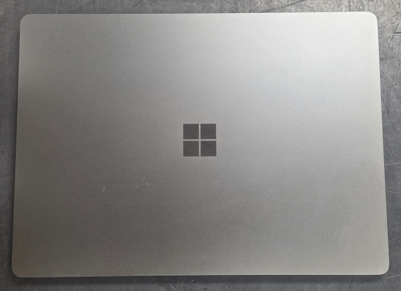 Microsoft Surface Laptop 7 Model 2037 Snapdragon X 16GB 12-Core 3.4GHz 500gb