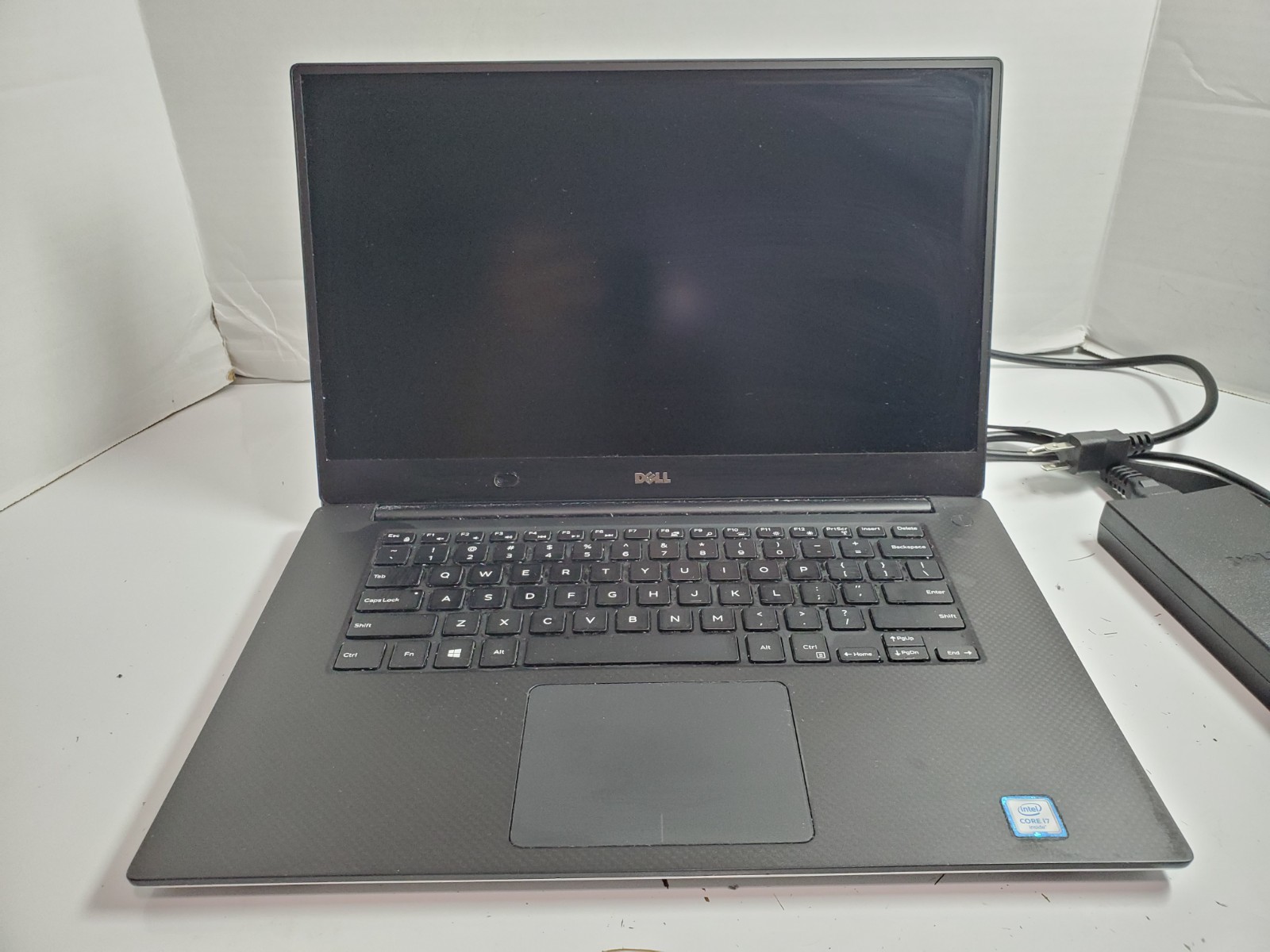 Dell XPS 15 9550 i7-6700HQ 16GB RAM 512GB SSD GTX 960M Win10 – BAD Battery -READ
