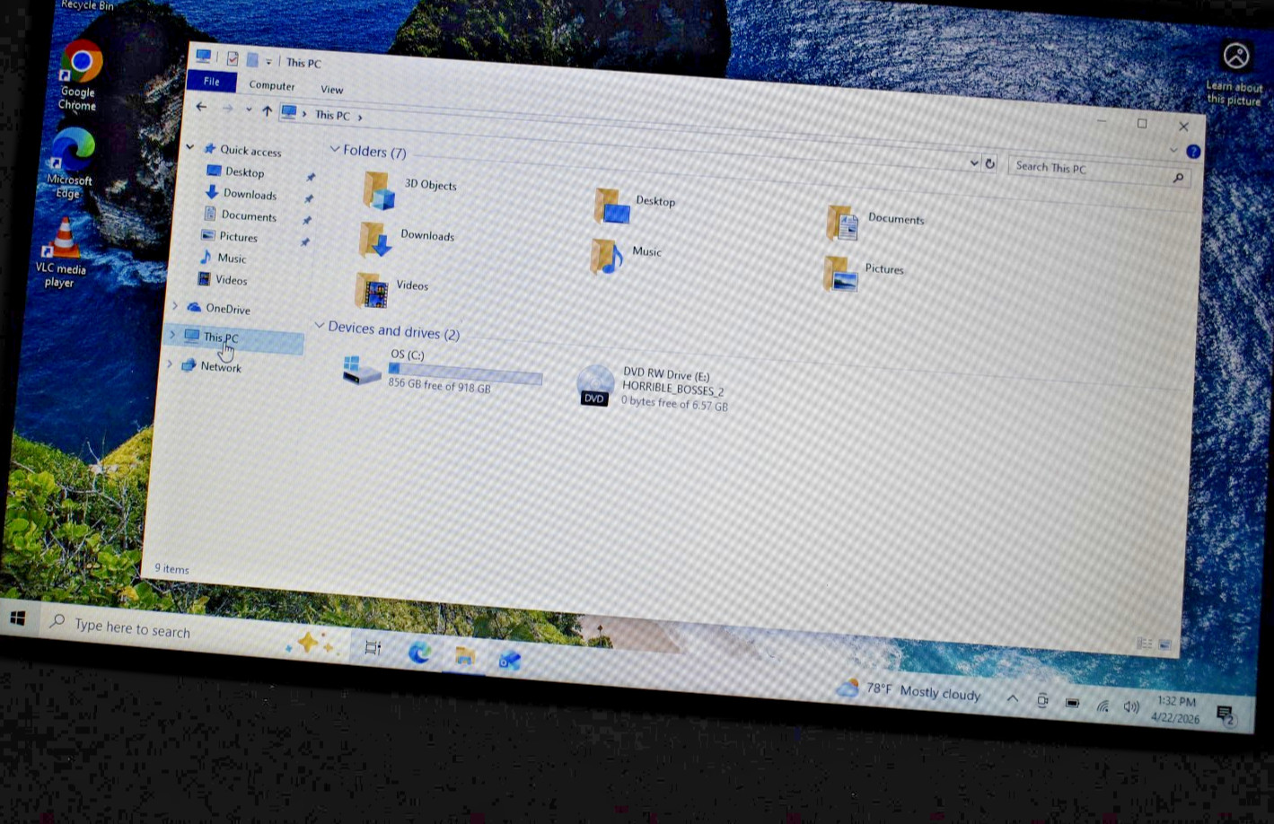 Dell P51F Laptop Intel i3-4030U @1.9Hz, 1 TB HDD, 8 GB RAM, WINDOWS 10, DVD