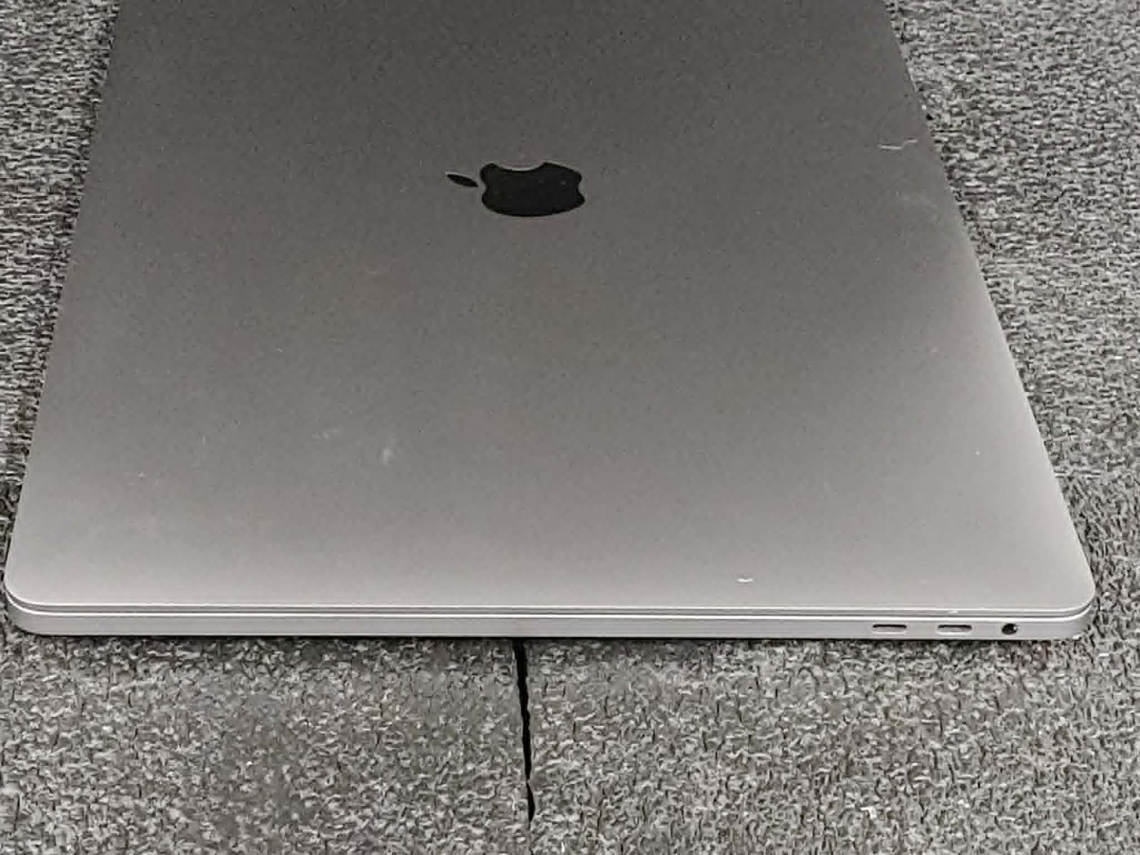 Apple A2141 16inch Intel i7-9750H 2.60GHz 16GB DDR4 500GB Intel UHD Graphics 630