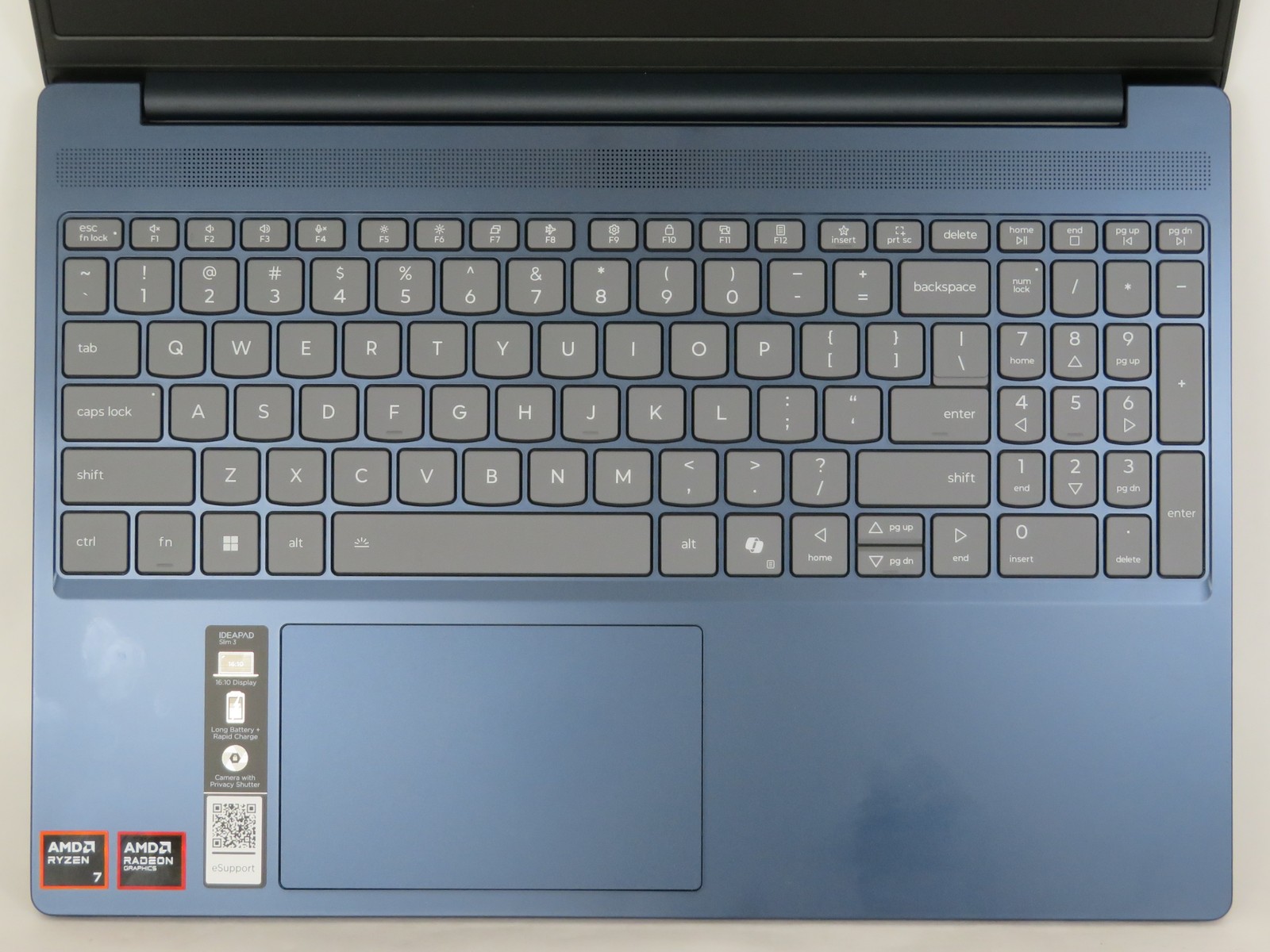 Lenovo IdeaPad Slim 3 15AHP10 RYZEN 7 8840HS 3.3GHz 780M 16GB 512GB Win11H