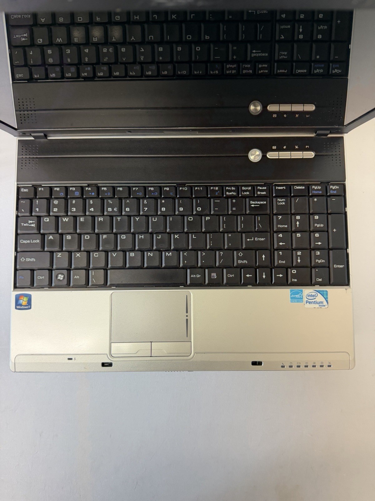 Nobilis MS-163K Laptop – Screen Yellowing -Intel Pentium T4300 – Read Des