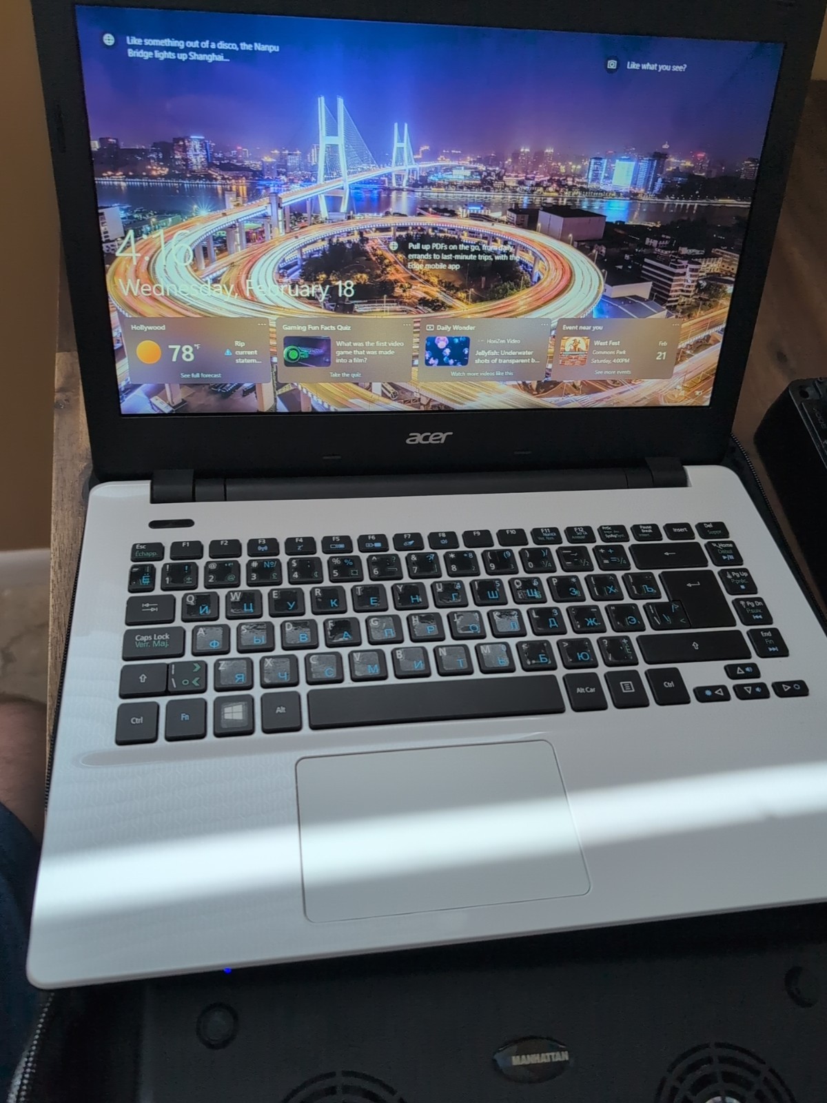 Acer E5-411 256 SSD Win 10 With Manhattan Bag And Cooling Fan Pad