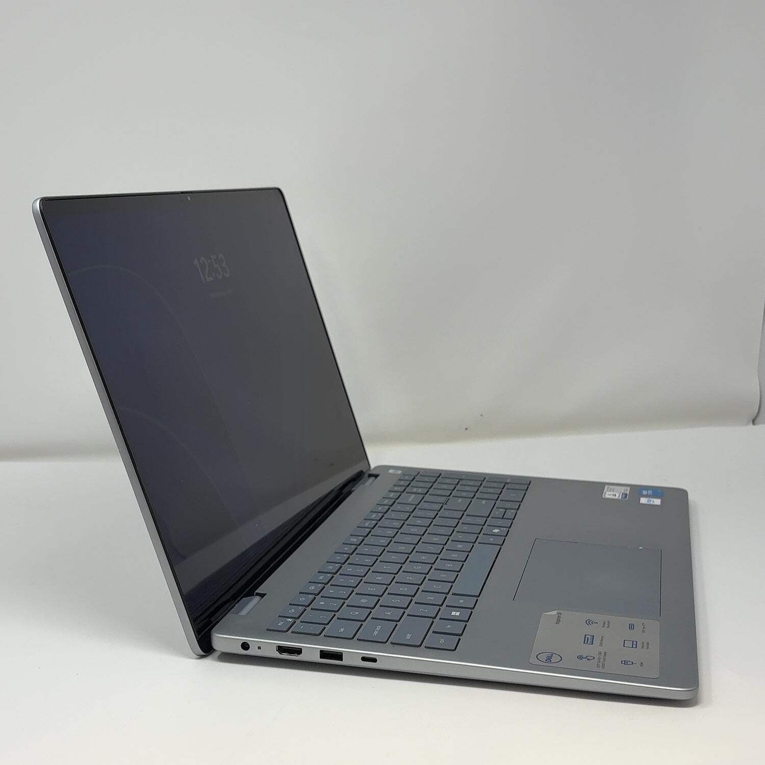 Dell Inspiron 5640 16″ Core 7 150U 1.8GHz 16GB RAM 1TB SSD – Read Description