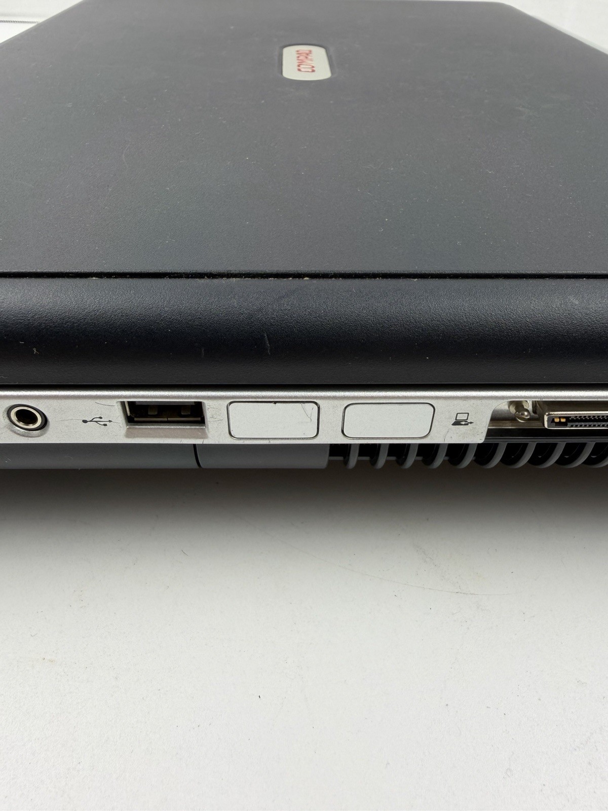 COMPAQ Presario R3000 | Laptop | Windows XP Professional | With power Cord