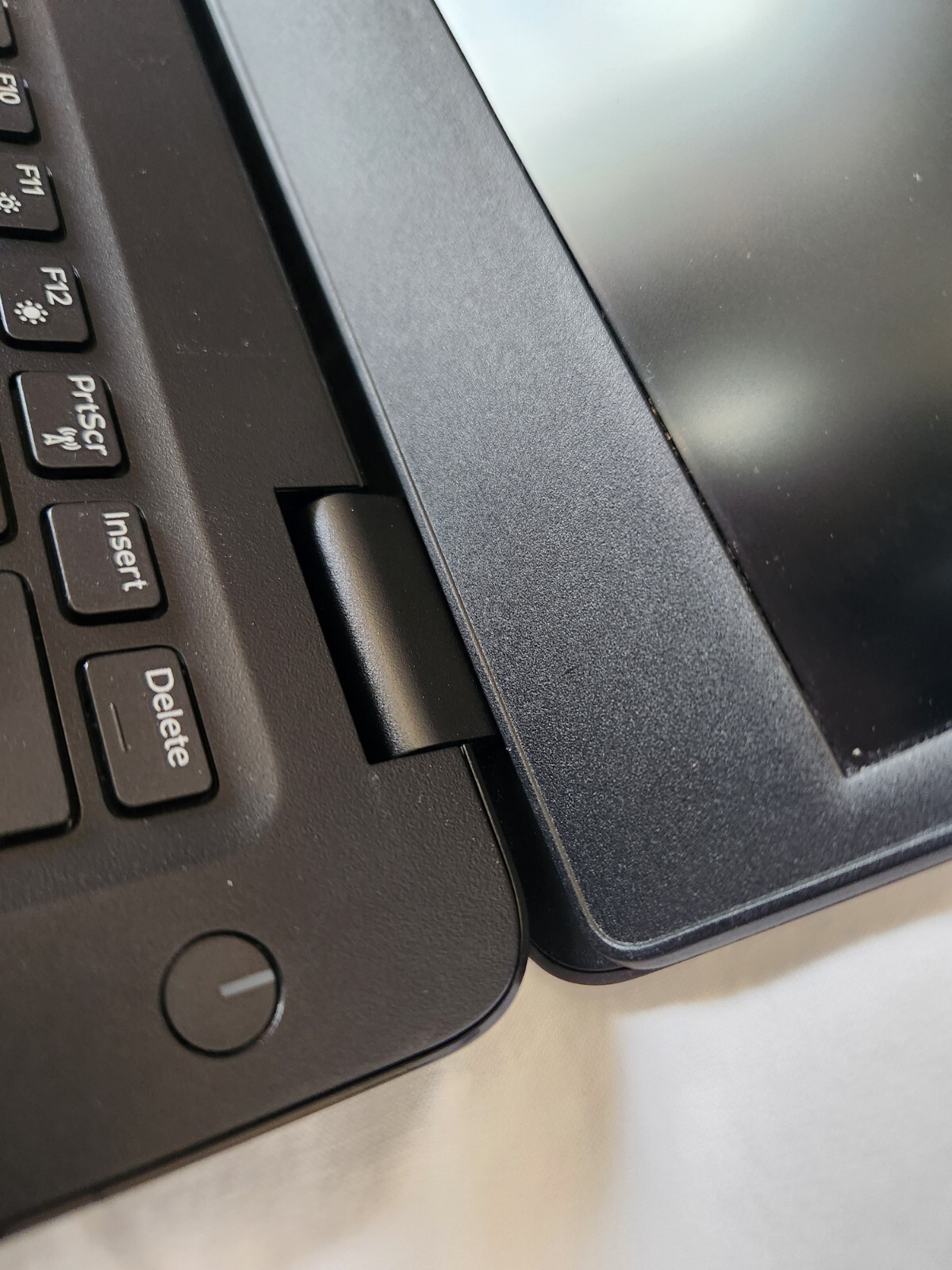 Dell Latitude 3400 Intel Core i-5 – 14″ Laptop 256GB NVMe SSD 16GB RAM 1080 HDMI