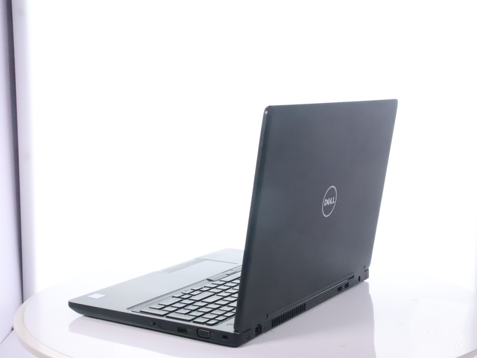 Dell Latitude 5580 Core i7-7820HQ 2.9GHz 16GB RAM 256GB SSD W11Pro w/ AC Adapter