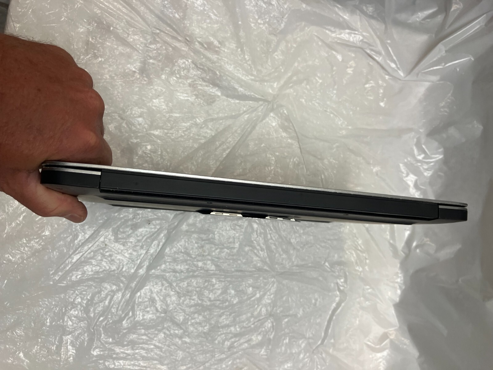 Dell XPS 13-L321X i5-2467M 4GB RAM NO HDD FOR PARTS