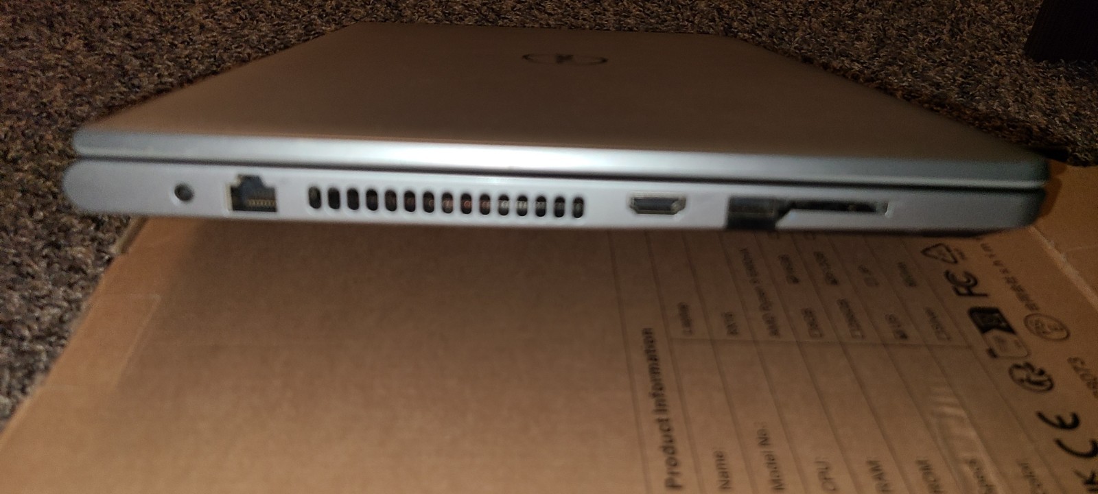 Dell Inspiron 15 5000 15″ i7 2.50GHz 12GB 1TB+128GB Windows Silver Charger