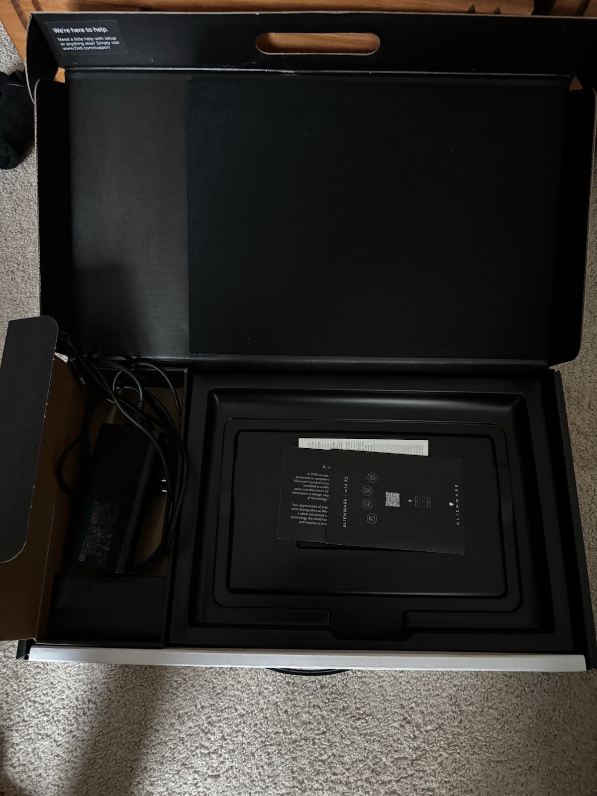 Alienware m16 R2 Gaming Laptop | Intel Core Ultra 9 | RTX 4070 | 32GB RAM | 1TB