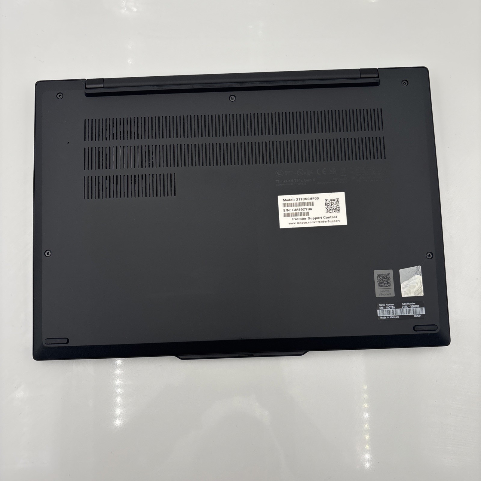 Lenovo T14s Gen 6 14″ AMD Ryzen AI 5 Pro 340 Processor 32GB RAM/512GB SSD Black
