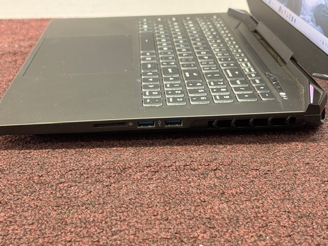 Prometheus XVII AMD 7 Ryzen 7 4800 32GB RAM 250GB SSD Windows 11