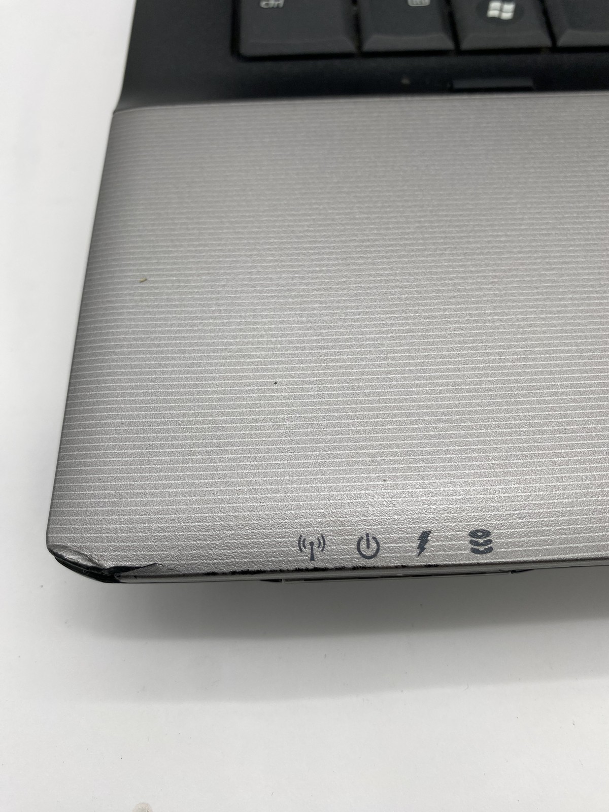 HP Compaq 6730b Laptop Intel C2D P8400 2.2GHz 6GB RAM – No HDD