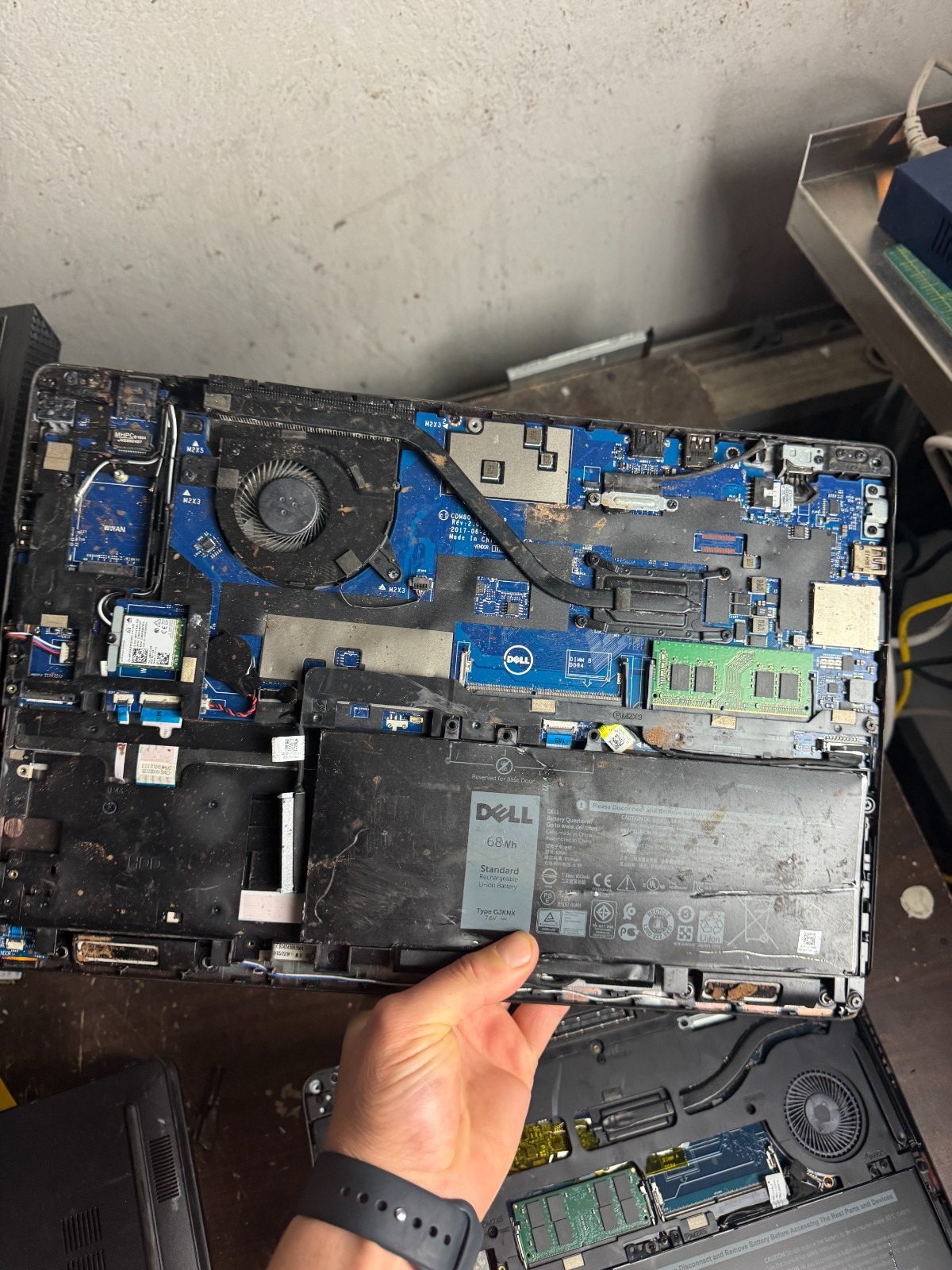 Dell Inc Latitude 5580 Core I5-6300 2.40GHz Laptop For Parts/Repair #5445