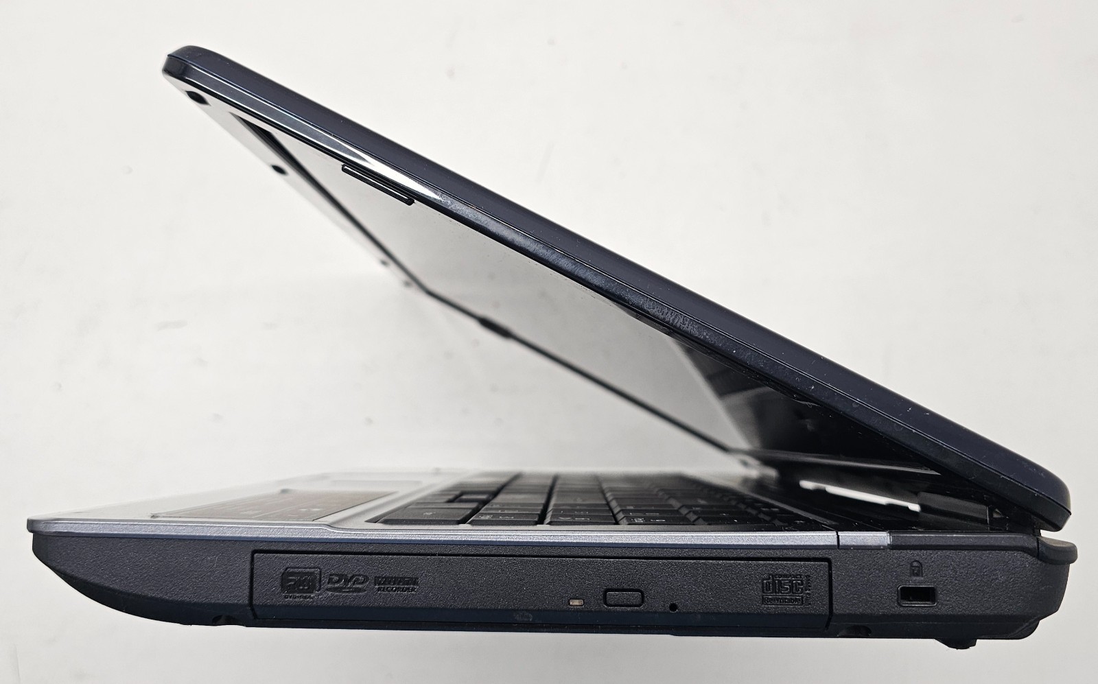 Acer Aspire 5532-5535 15.6″ Laptop AMD Athlon 64 TF-20 NO RAM/HD/OS/POWER (FL)