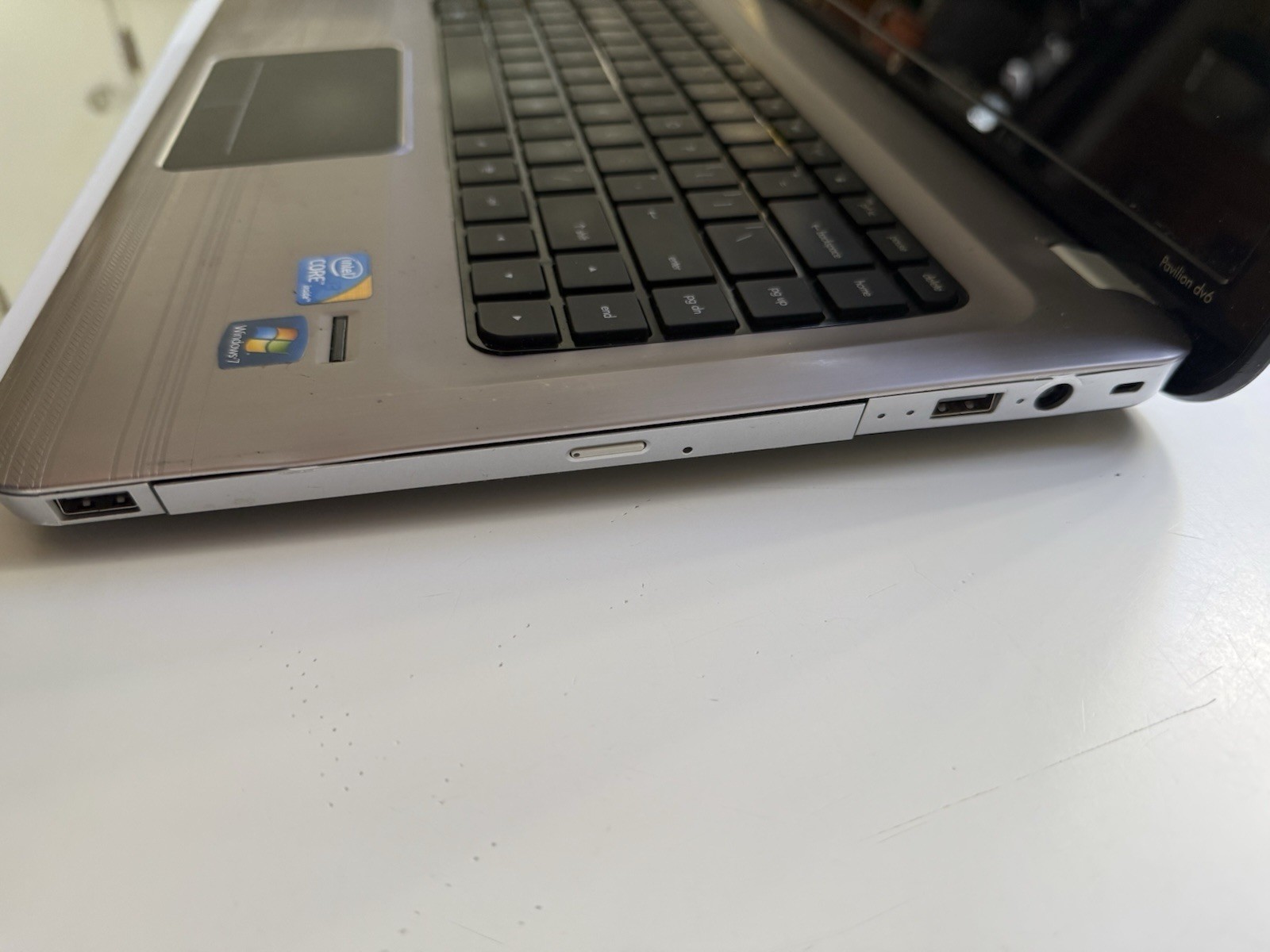 HP Pavilion DV6-3230US 15.6″ – i3-370M@2.4GHz Aluminum Argento Stream Laptop