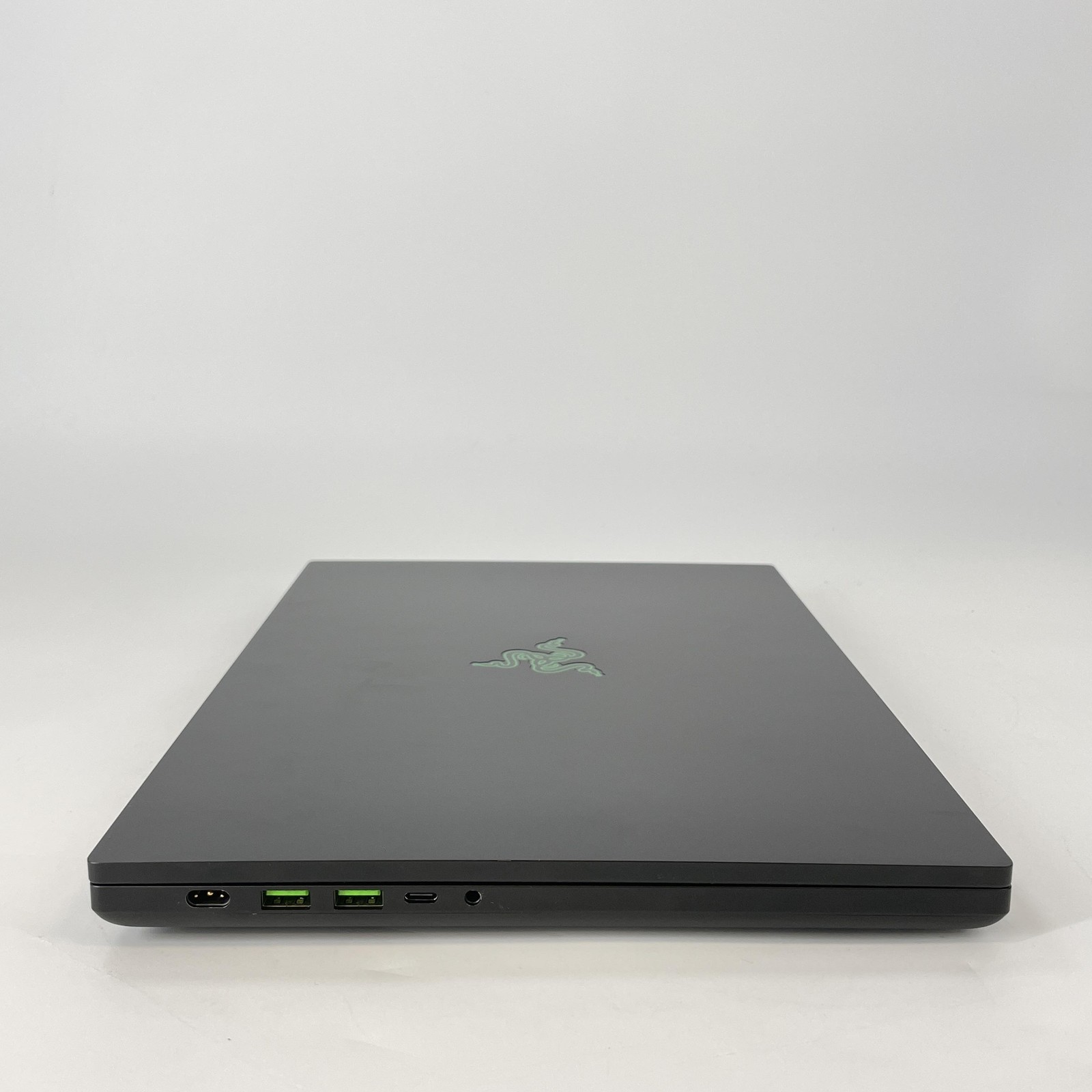 Razer Blade 16 120Hz UHD+ 2.2 GHz i9-13950HX 32GB 2TB SSD RTX 4090 FRAME GAP