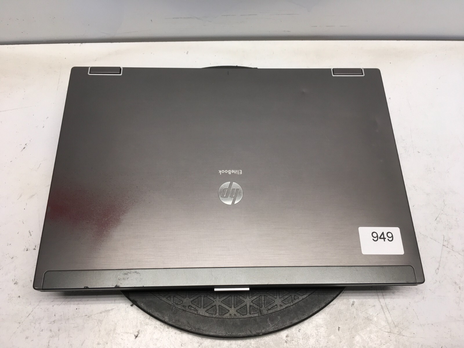 HP EliteBook 8440W Intel i5-M560 2.67GHz 6 GB NO HDD No Batt