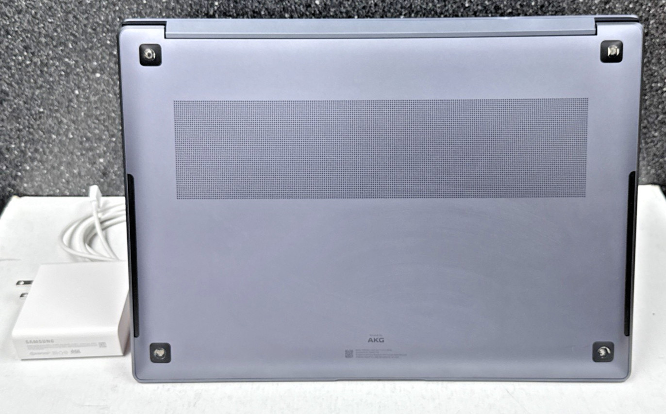 Samsung Galaxy Book4 Ultra NP960XGL 16″ Touch Core Ultra 7 16GB RAM 1TB SSD