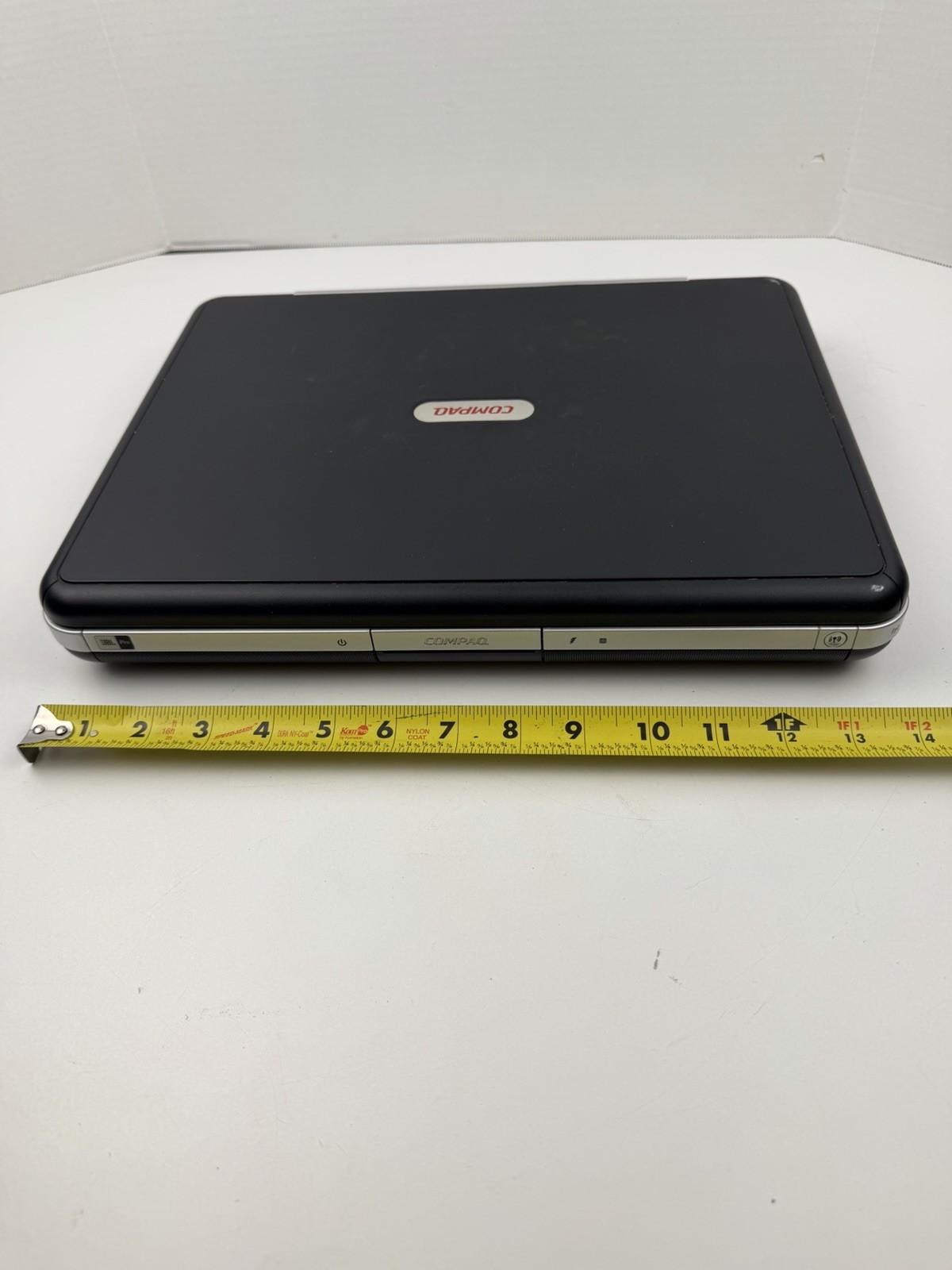 COMPAQ Presario R3000 | Laptop | Windows XP Professional | With power Cord