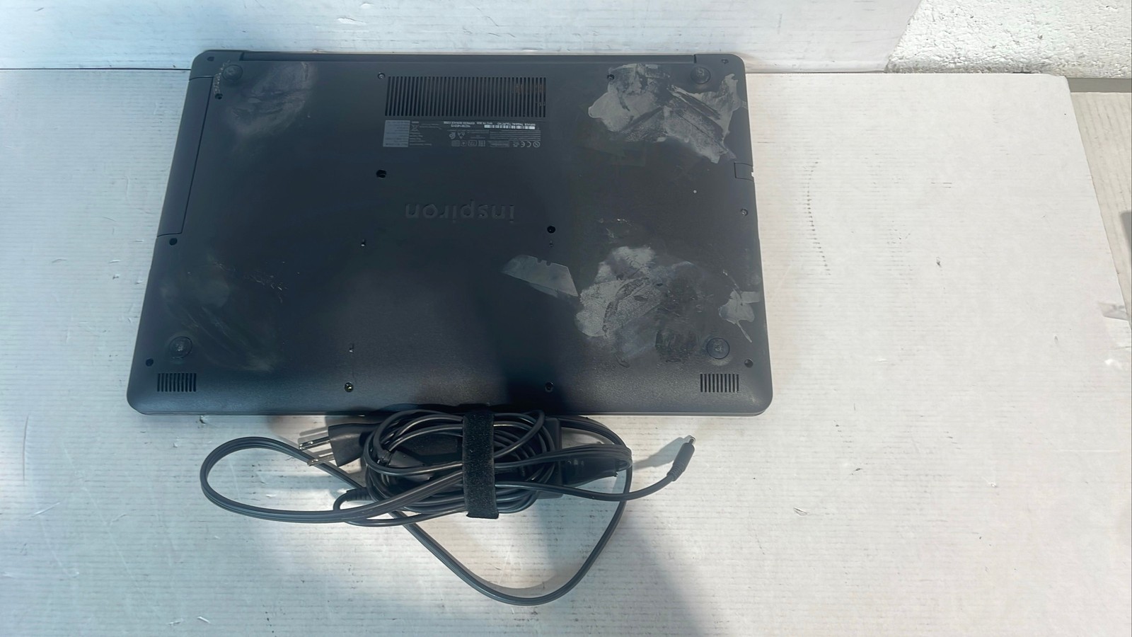Dell Inspiron 3793 P35E007 Intel Core i7 2020 SN 7GJRT43 17.3″ Laptop