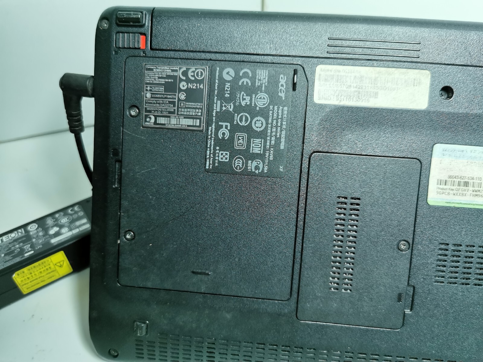 MINI PC Acer Aspire One Series KAV 60 Diplay Rotto