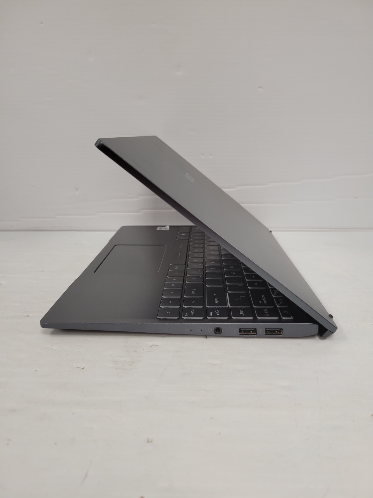 (B526) MSI B10MW-486U Laptop