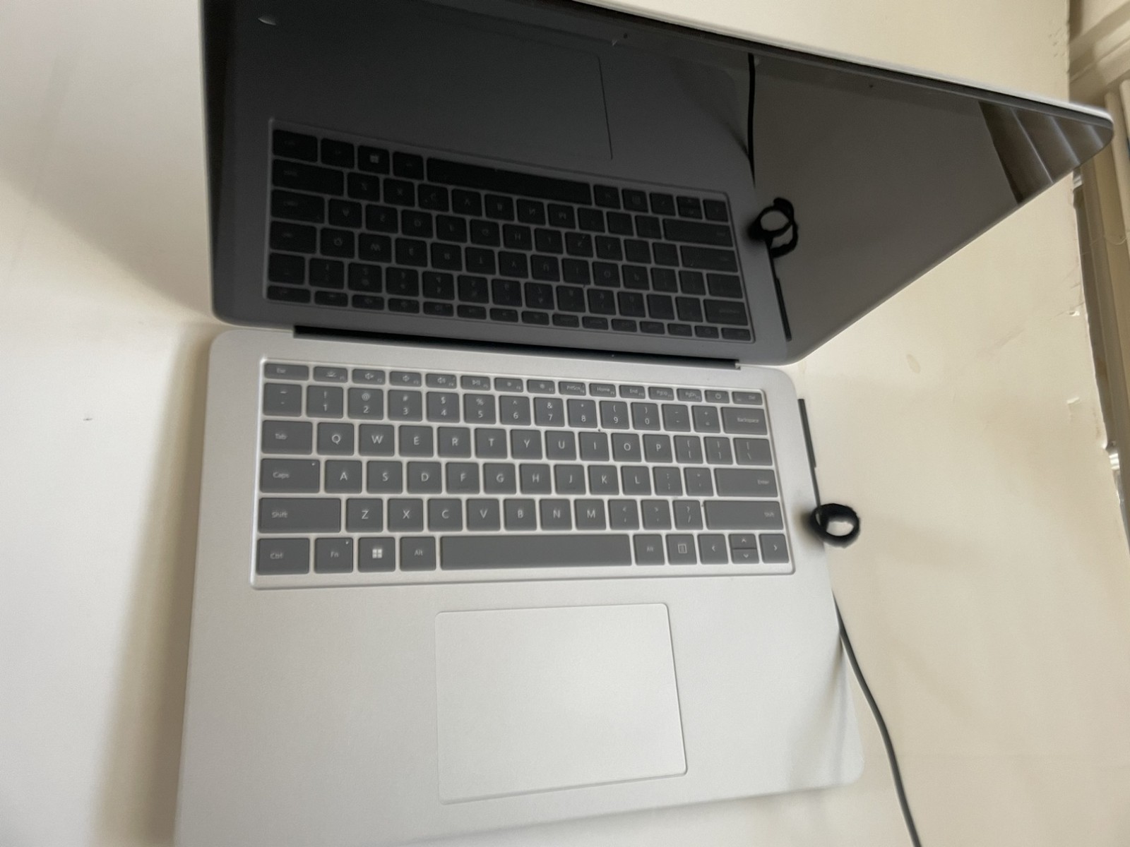 Microsoft Surface Laptop Studio 14″ i5-11300H 16GB 256GB – boost up to 4.4 Ghz