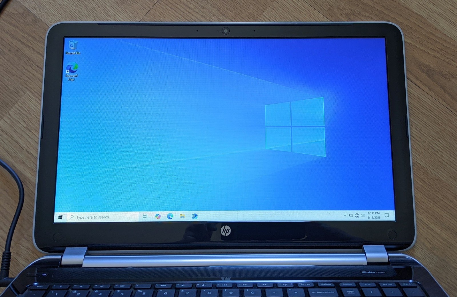 HP Pavilion 15-n237nr Laptop AMD A8-4555M 4GB Ram 700GB HDD Windows 10 DEAD BATT