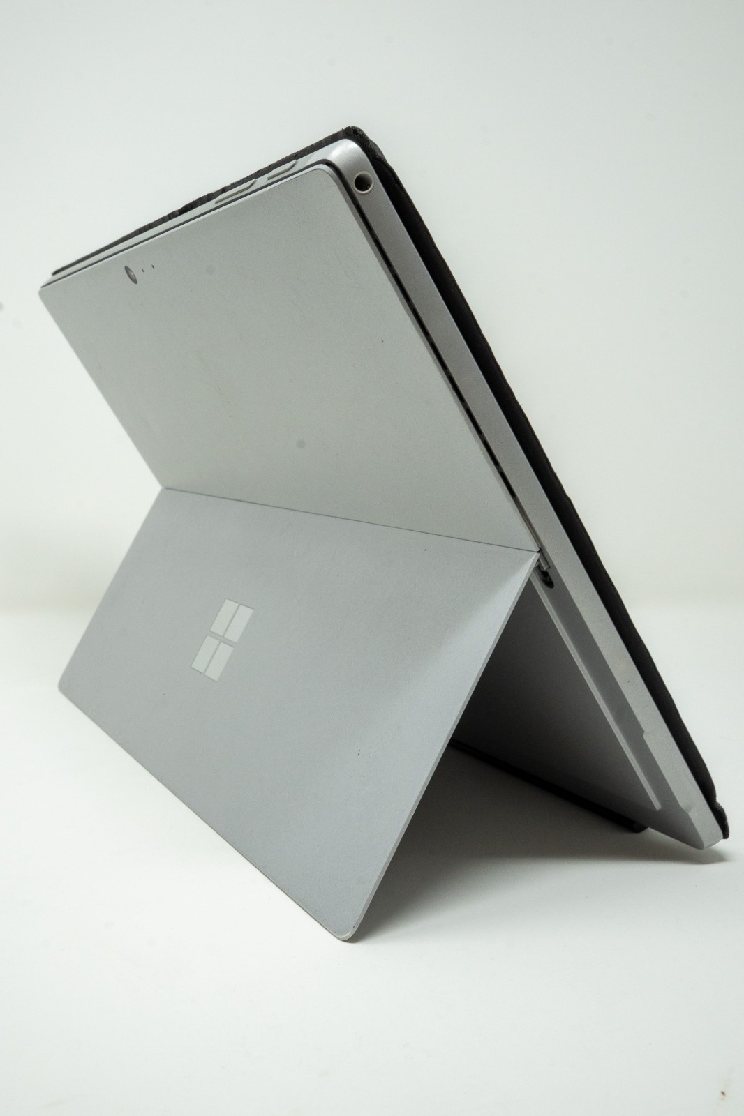 Microsoft Surface Pro 12.3″ Touch i5-7300U 4GB 128GB SSD 1796 Windows 10 Grade C