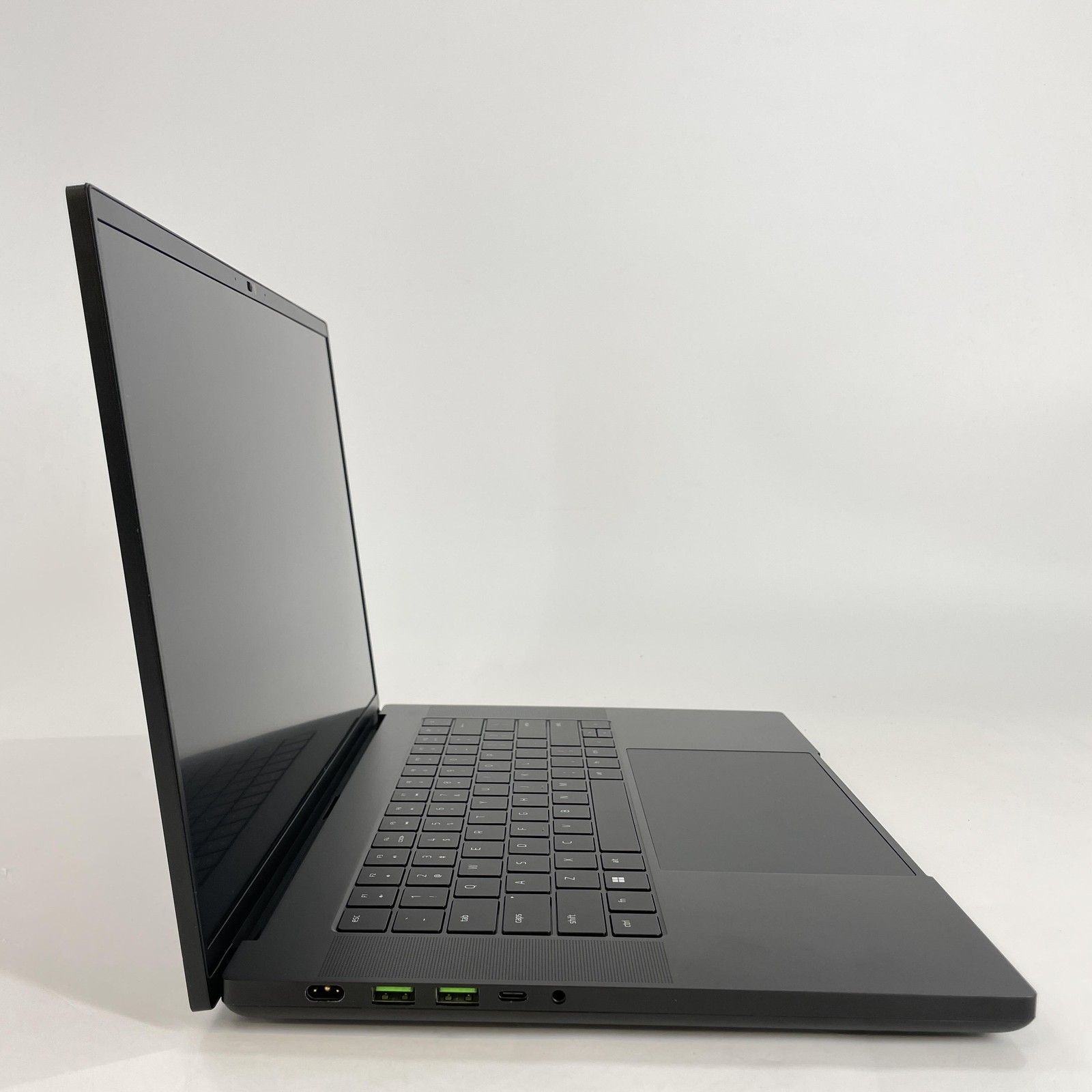 Razer Blade 16 120Hz UHD+ i9-13950HX 64GB 4TB/1TB RTX 4090 – VAPOR CHAMBER ISSUE
