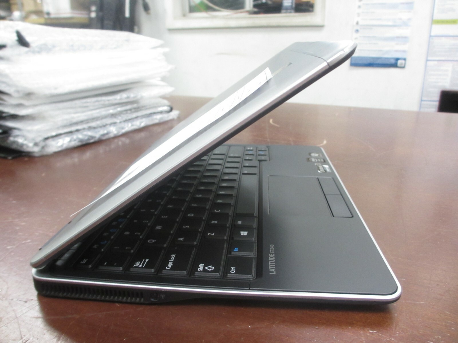 Dell Latitude E7240 I5-4310U 2.00GHz 8GB Web-Cam Laptop [NO AC/OS/HDD] **@@**