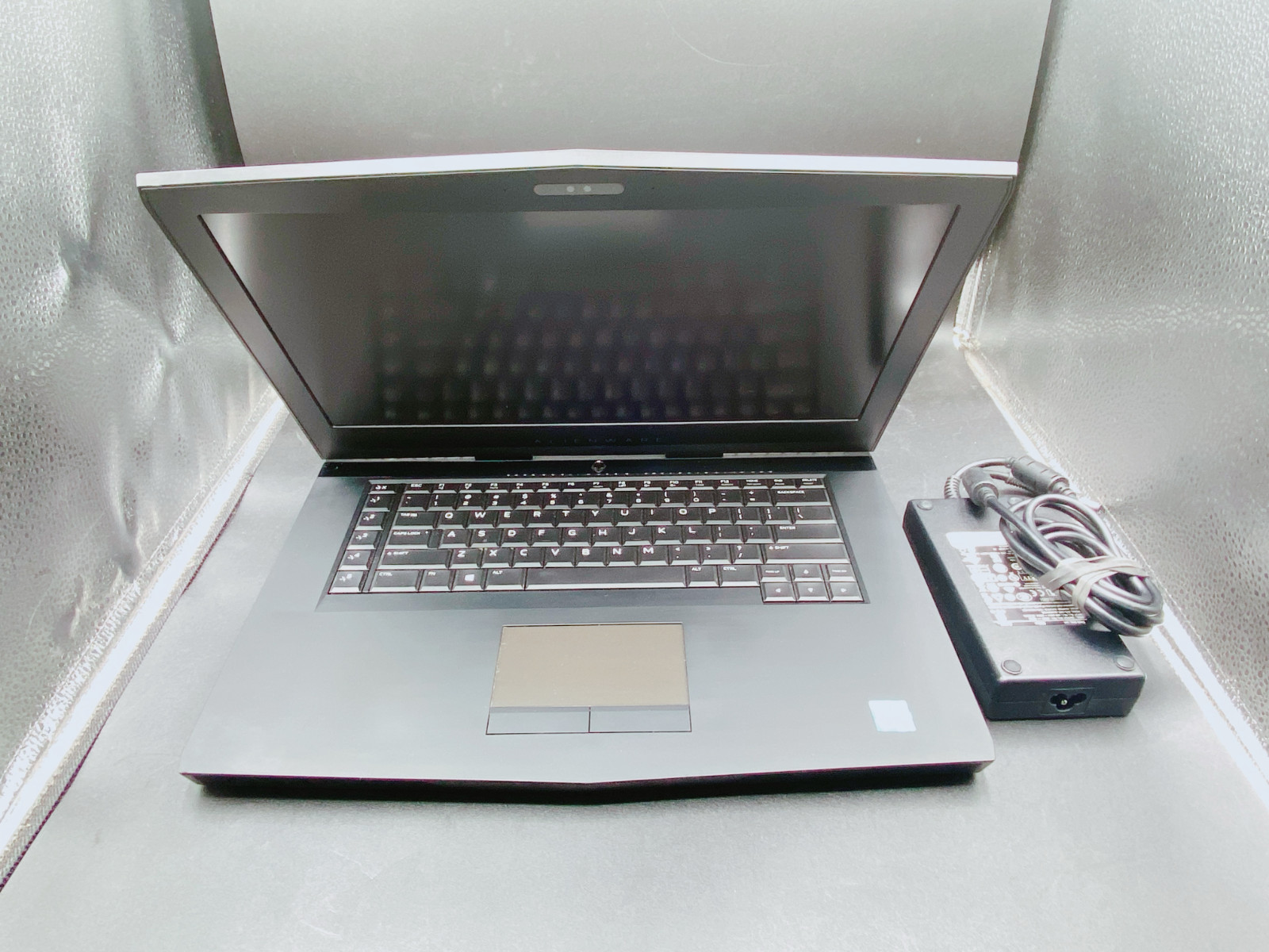 FOR PARTS Alienware 15 R3 32GB Nvidia GeForce GTX 1070 8GB Intel Core i7 6th Gen
