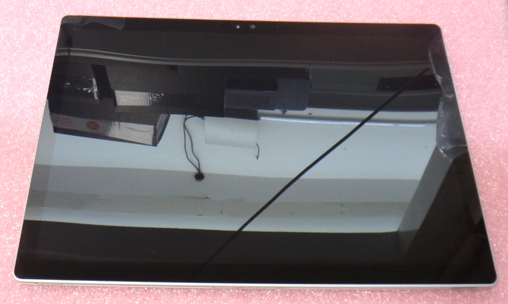 Microsoft Surface Book 1703 13.5″ i5-6300U / 128GB / 8GB Ram – SOLD AS IS –