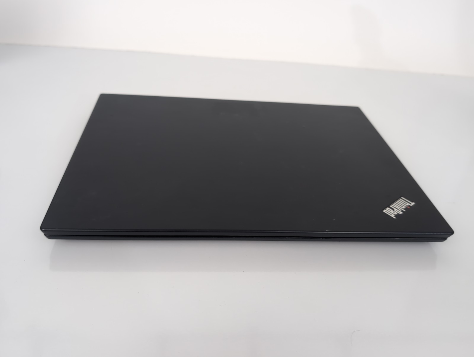 Lenovo ThinkPad E495 14″ W/ Ryzen 7 3700U W/ Radeon Vega Mobile 8GB 256GB SSD