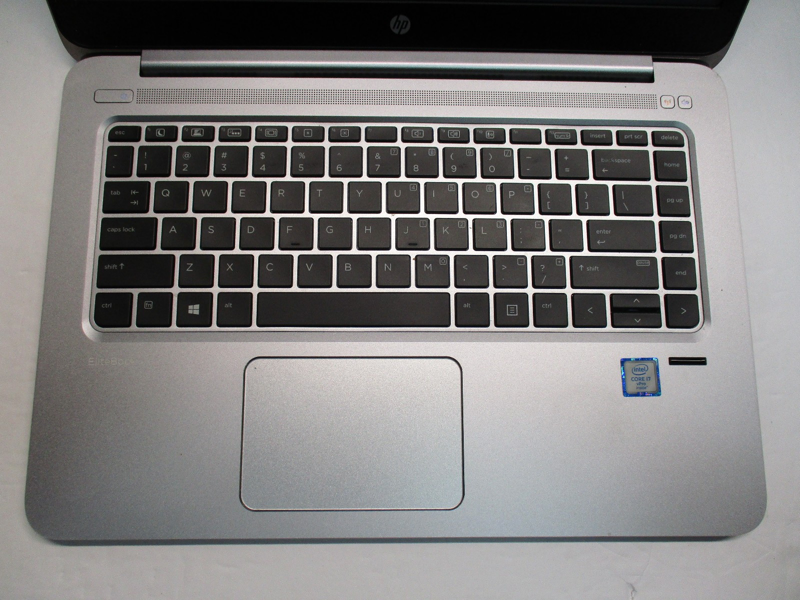 HP Elitebook Folio 1040 G3 14″ i7-6600U 2.6GHz 8GB RAM NVMe 256 GB SSD/ W10 Pro