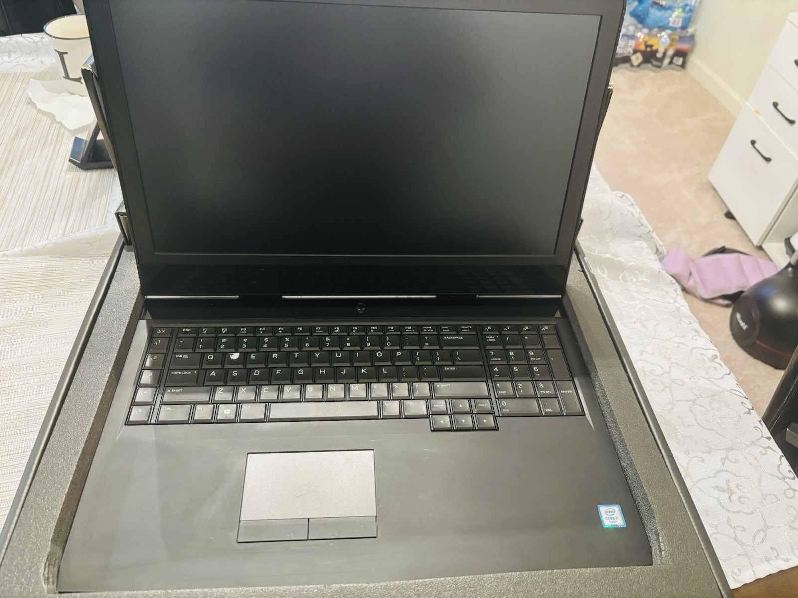 Alienware P31E 17.3″ Laptop 2.20ghz 16gb 1TB HDD + 256gb SSD Win 10!