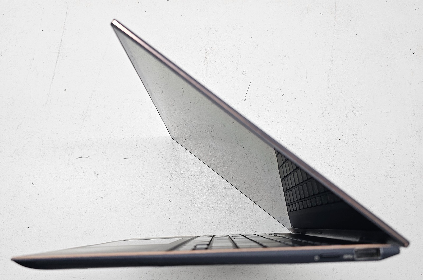 Asus Zenbook Flip S13 UX371E Laptop Intel Core i7-1165G7 16GB Ram NO HD/OS (FL)