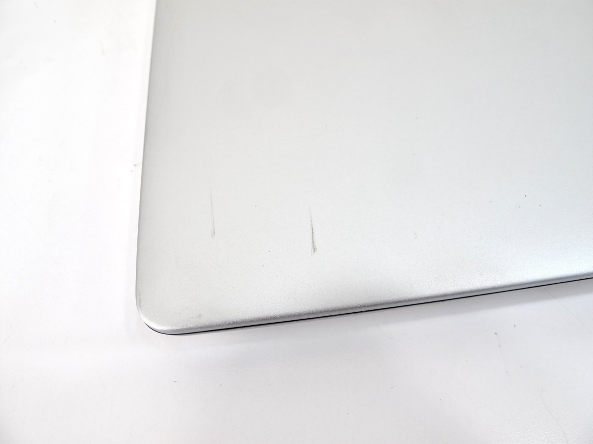 Dell Inspiron 7586 i5-8265U 1.60GHz 8GB 256 SSD Win 10 Computer + Tablet