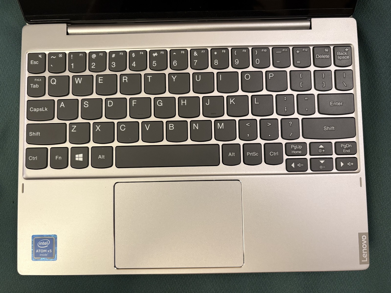 Lenovo MIIX 320-10ICR 2in1 Tablet + Keyboard – Intel Atom x5 2GB RAM 64GB MINT