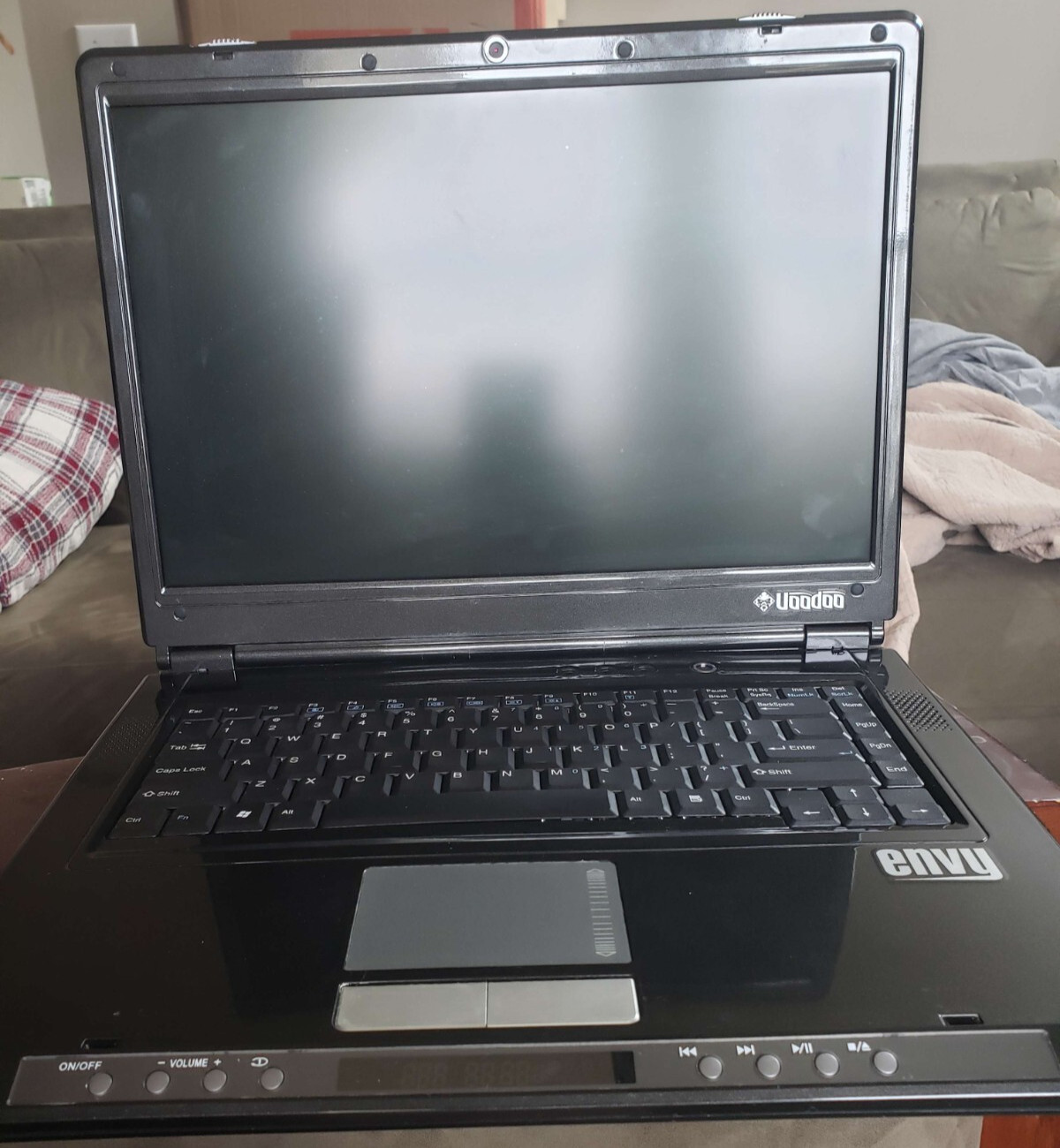 RARE Voodoo Envy Mi:732 PentiumM 1.73 1gb 40gb FACTORY Windows XP OS Clevo M560A