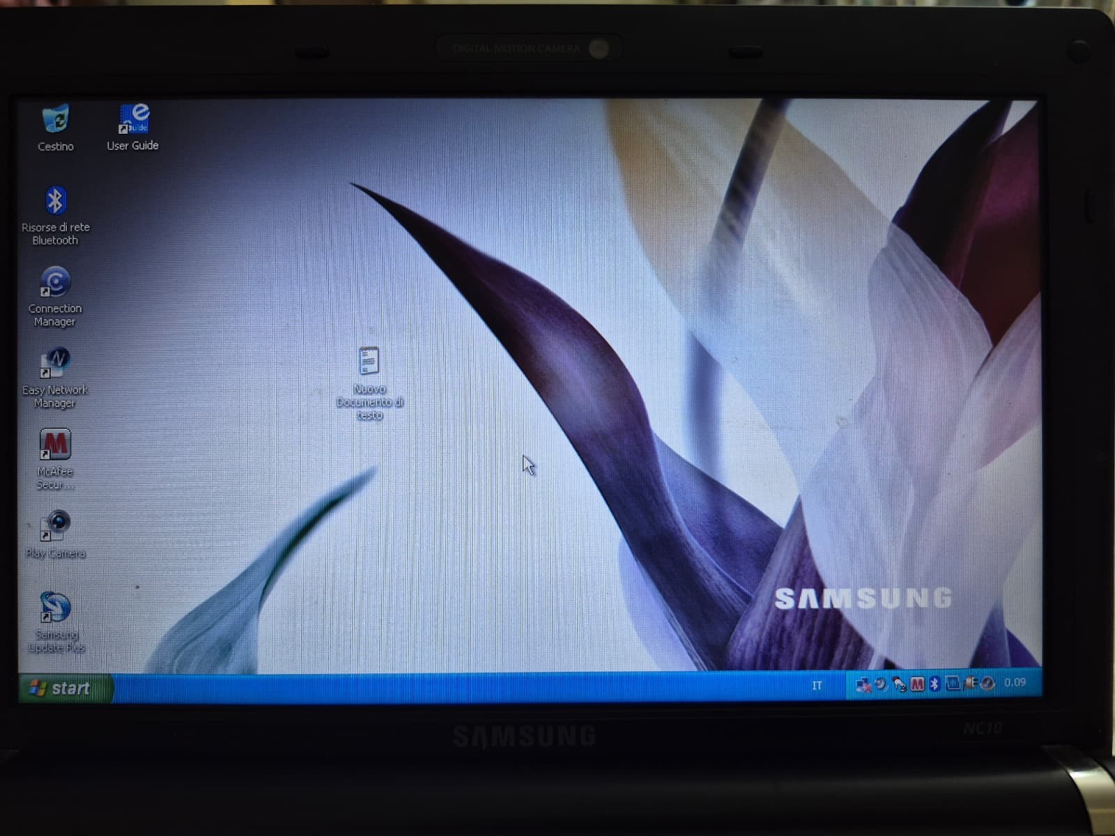 Samsung NC10 Netbook Black Defective Keyboard No Charger XP