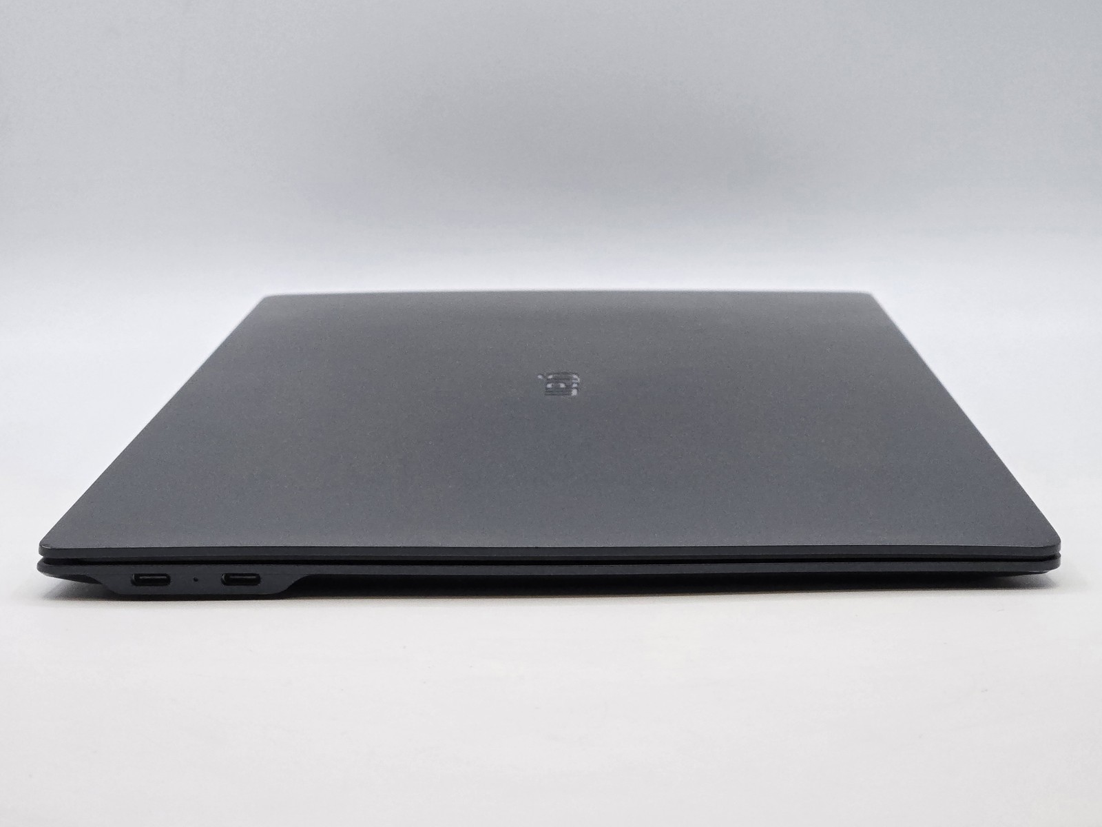 LG gram SuperSlim 15″ FHD ULTRA 7 155H 512GB SSD 16GB W11 Webcam Backlit IRCam