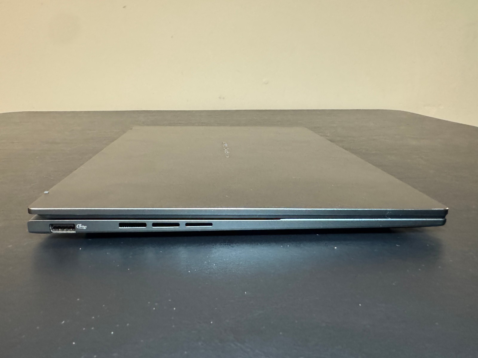 ASUS Zenbook 14 OLED Touchscreen Laptop – Intel Core Ultra 9 285H 32GB 1TB