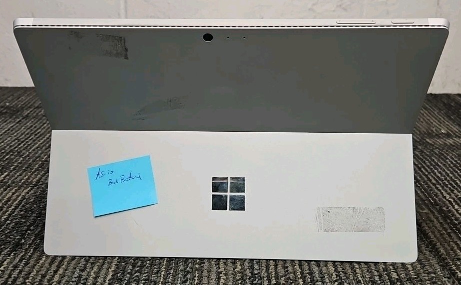 Microsoft 1724 Surface Pro 4 128G with Keyboard – FOR PARTS-BAD BATTERY